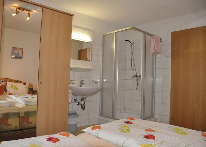 Pfausler アパート オエッツ