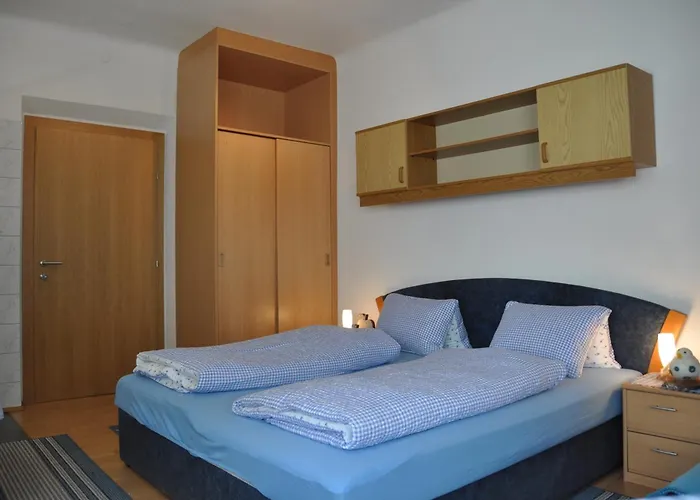 アパート Pfausler オエッツ