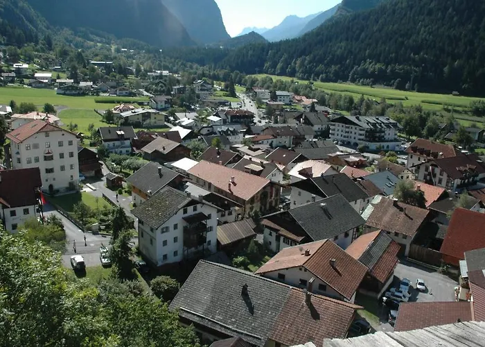 Pfausler アパート *