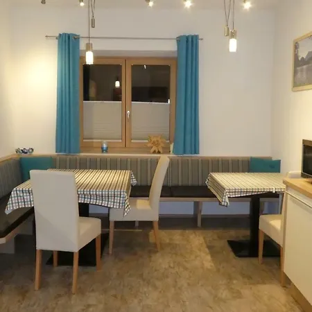 Apartament Pfausler *